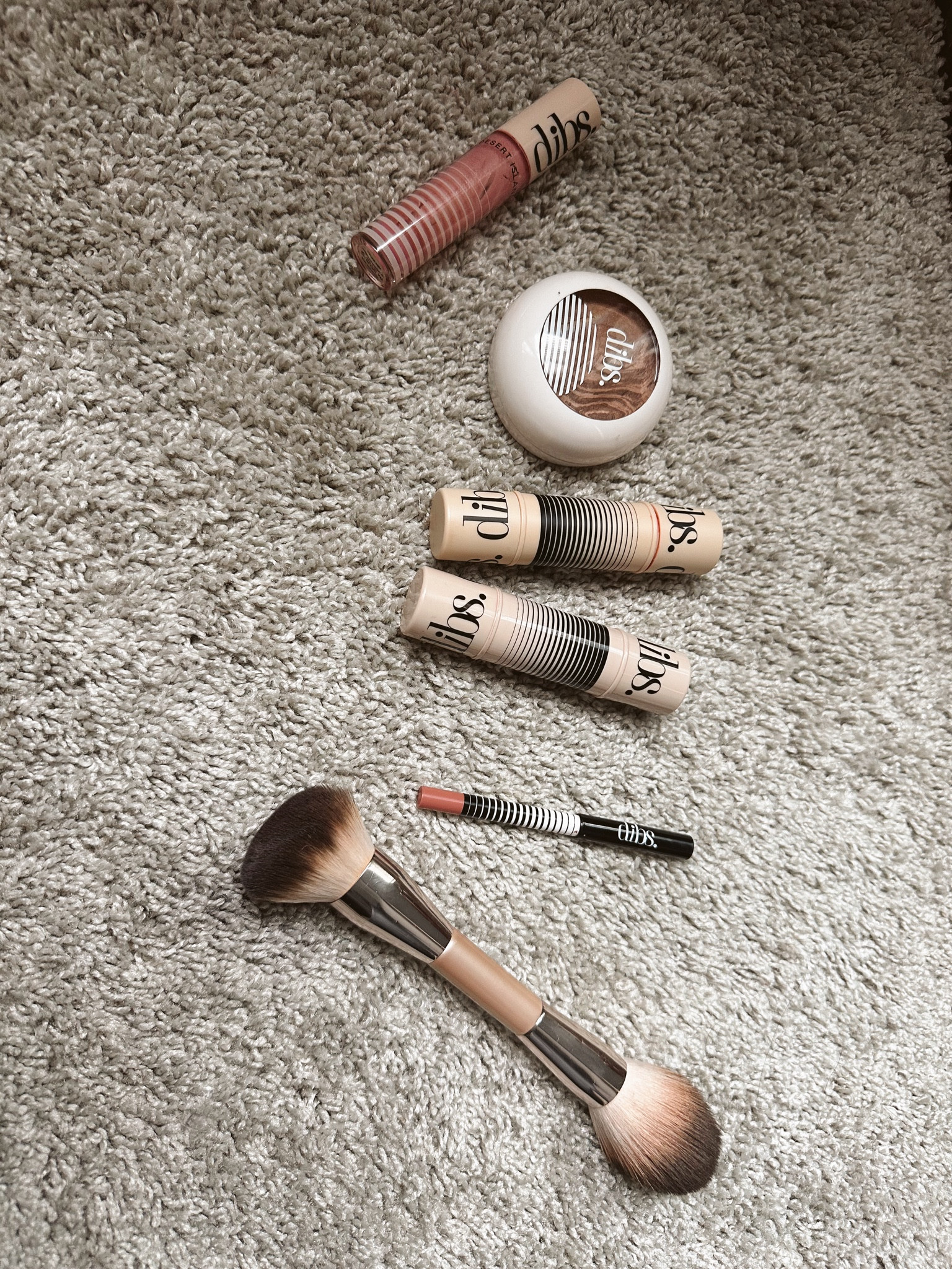 Favorite dibs beauty products on sale !! Lipgloss is only $12 right now 

#LTKCyberWeek #LTKSaleAlert #LTKHoliday