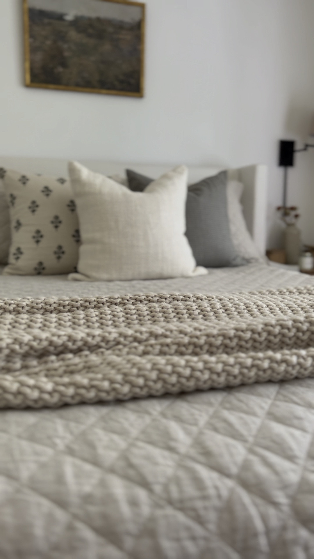 Cozy bedroom vibes
Throw knit blanket is from target 
The diamond quilt and shams are from Pottery Barn 
Pillows 
Danielle Oakey 
Bedroom
Bedding
Bedding layers
 