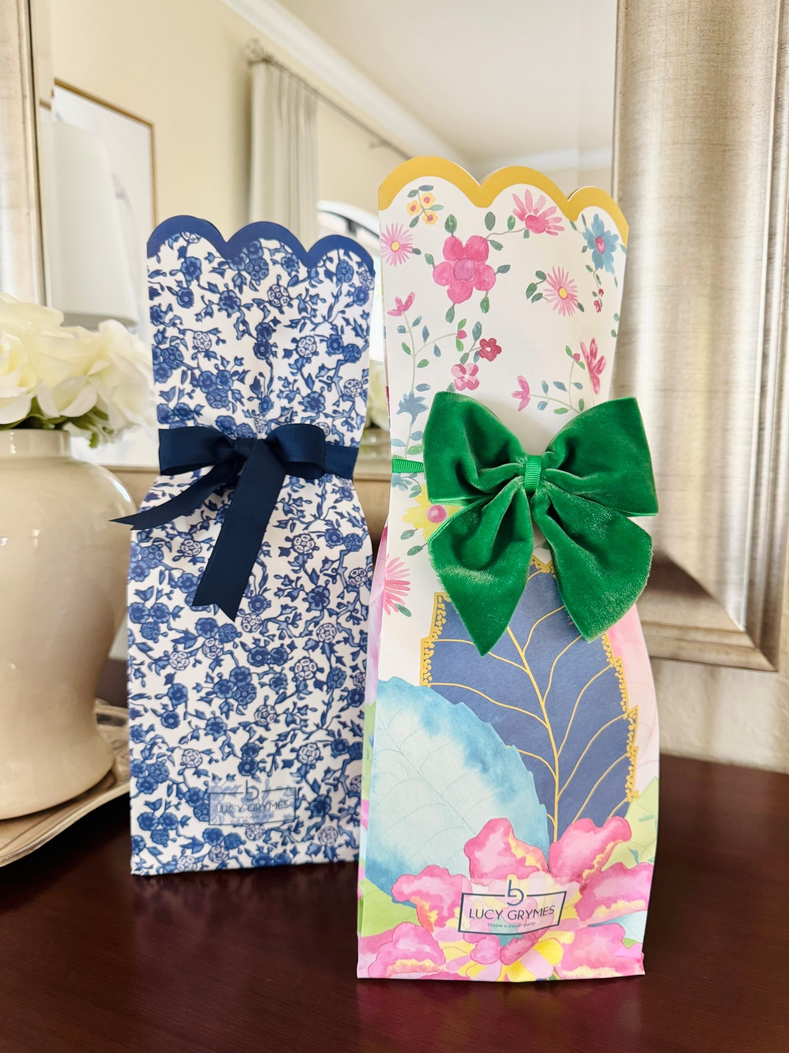 The prettiest wine gift bag!💙💕