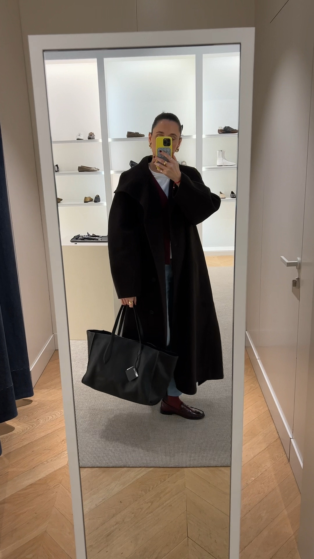 Came back for this baby before it sells out! The perfect black tote bag 🖤🖤 #totebag #shopping #shopaholic #massimodutti #bagcollection  