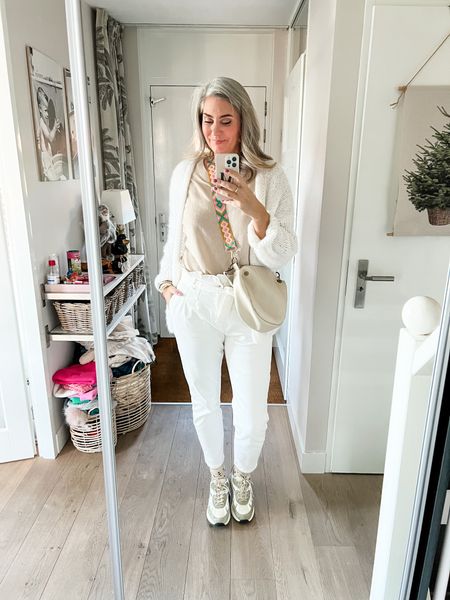 Outfits of the week

Travel day. Gold three quarter sleeve top and white paperbag waist jeans are both from Shoeby (L). The “Bernadette” sweater is knitted by my mom. Sneakers are old. 



#LTKstyletip #LTKtravel #LTKeurope