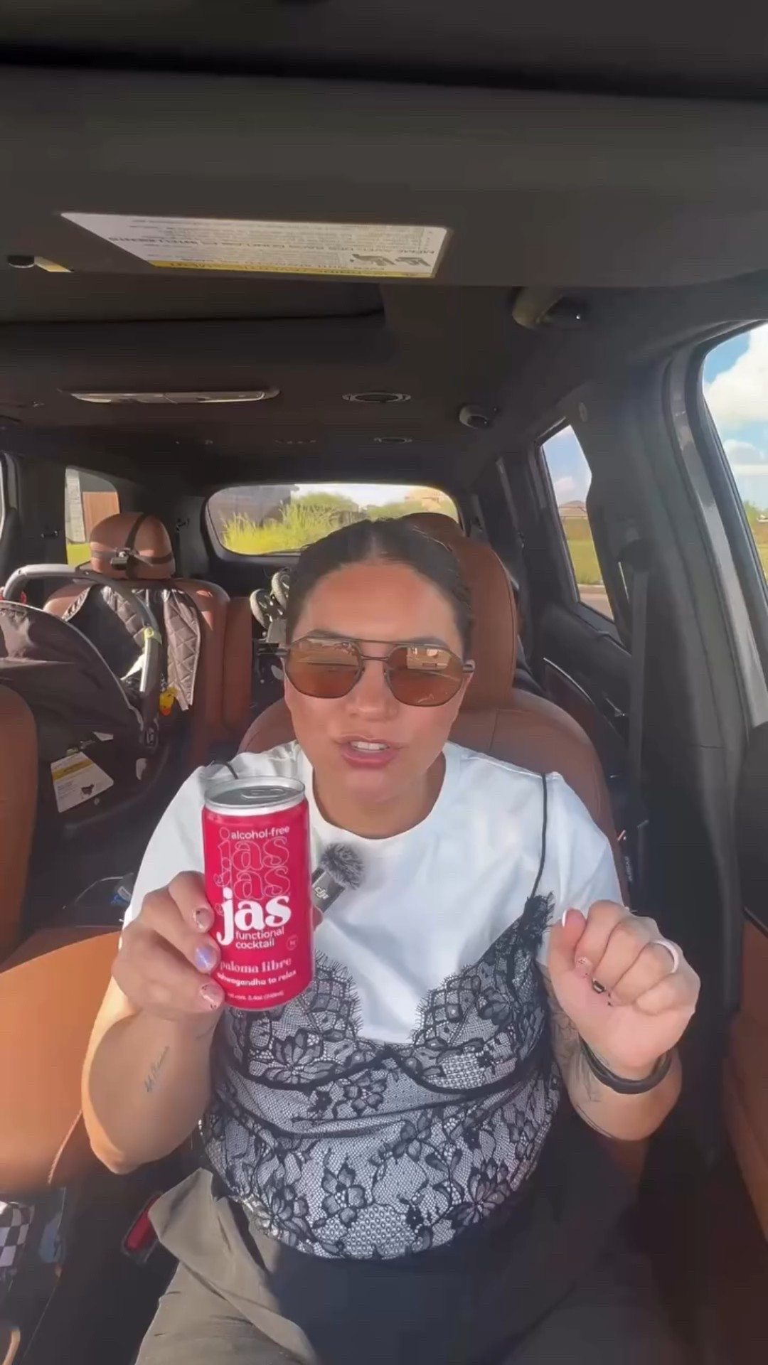 “Jas, la bebida con el piquete que se siente… pero sin la cruda que se sufre. ✨ #belibre #ad #collab #befree #yaneisyvlogs @drinkjas