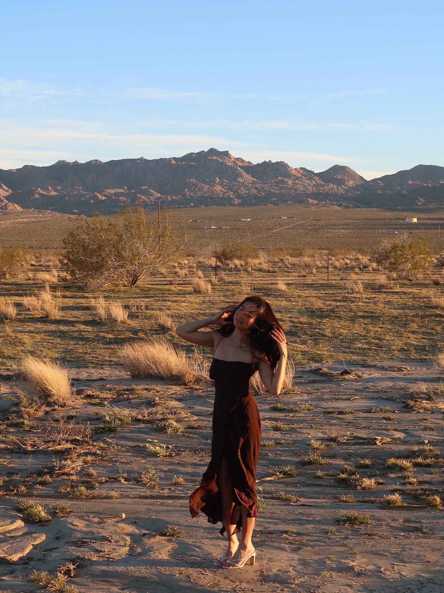 POV you call my name and I look in the COMPLETE opposite direction (a true story) 🌵

#dress #desert #joshuatree #styleinspo #desertoutfit