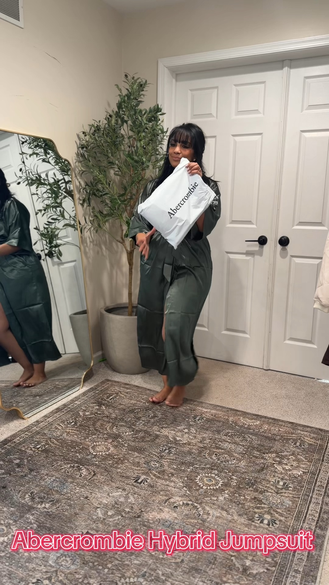 The Abercrombie YPB sale ends TONIGHT and this jumpsuit is already my go-to spring mom outfit 🌸⚽️
Comfortable, flattering, and perfect for spring games, errands, or everyday wear — just add sneakers and go.

Honestly one of those throw-on pieces that makes you look put together in seconds #abercrombie #abercrombieypb #activewear #momoutfit #jumpsuit

#LTKSpringSale #LTKmomlife #LTKootd