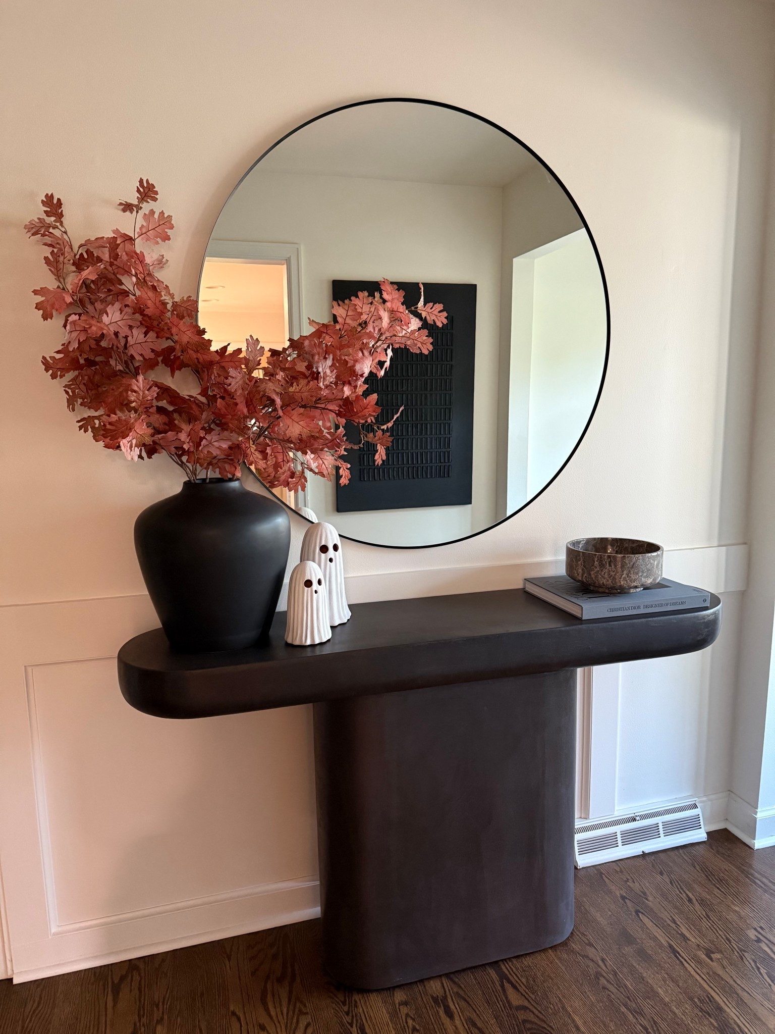Fall entry table

Mirror is from IKEA and table is from RH

#falldecor #halloweendecor #fall #halloween #walmart #target 

#LTKFindsUnder100 #LTKHome #LTKSeasonal