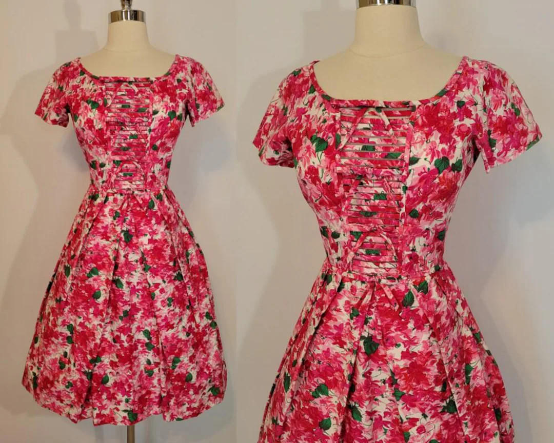 Gorgeous 1950s Floral Fit Flare Cotton Dress S Small 50s | Etsy (US)