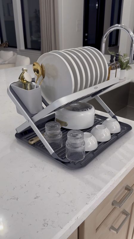 Comment: Kitchen 

#walmartpartner 

I love products that serve both Functionality + Esthetics 🥰.. and at @walmart I found:  
The most versatile Dish Rack…it is the … it is rust proof and holds items of all sizes! I also got matching oven mitts and pot holders , and a soap dispensing cleaning brush. 

@Shop.LTK #liketkit #IYWYK #walmarthome

#LTKHome #LTKVideo #LTKStyleTip