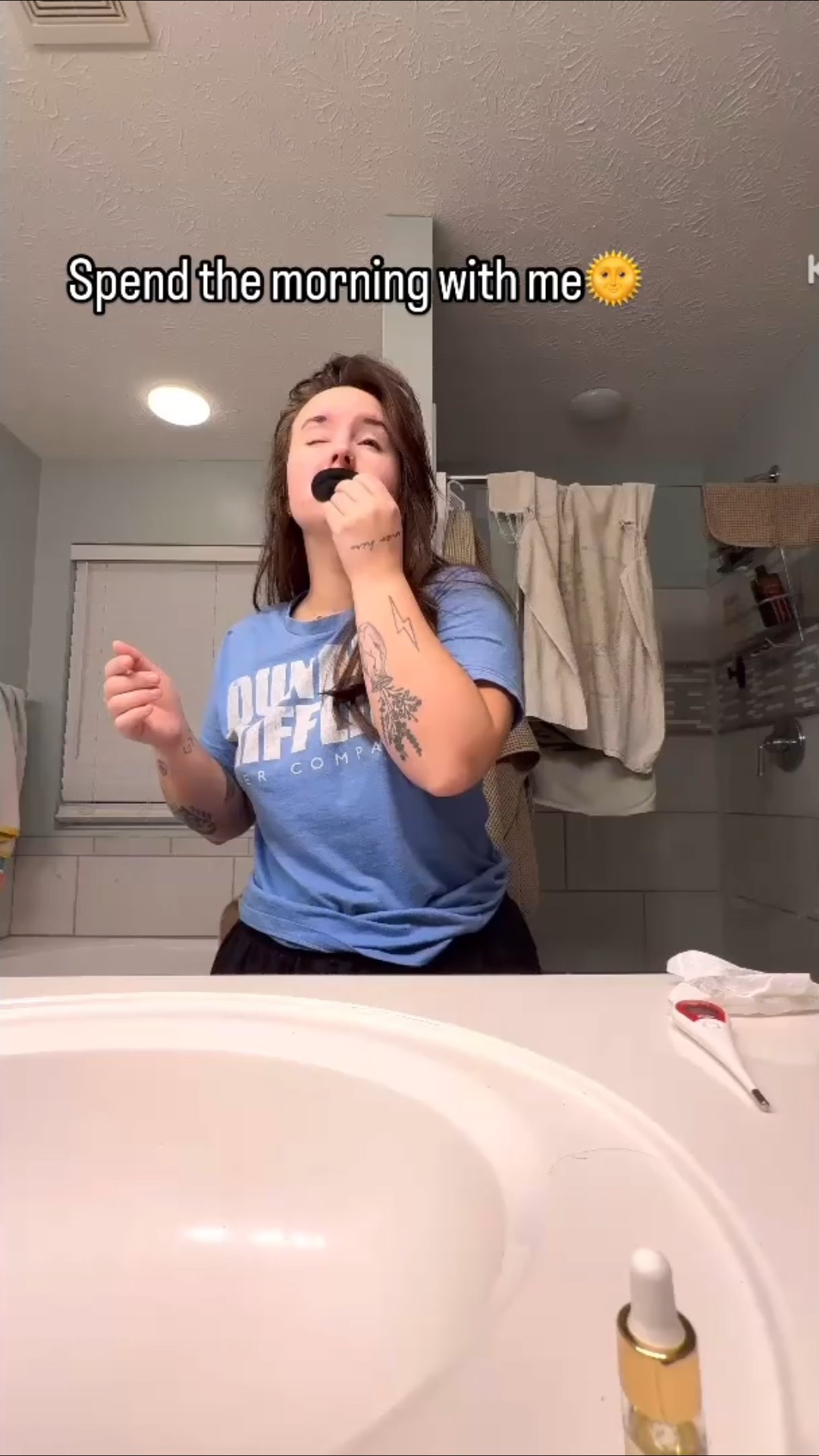 start the day with me 🌞 

#morningvlog #primalypure #skincare #sahm #facerealityskincare #crunchy #scrunchymom
