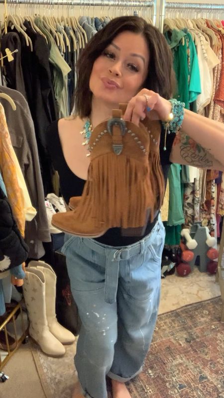 Wearing a small in the bodysuit 
Small in pants
Size 6 in boots

Country concert outfit
Statement jewelry 



#LTKFestival #LTKstyletip #LTKsalealert