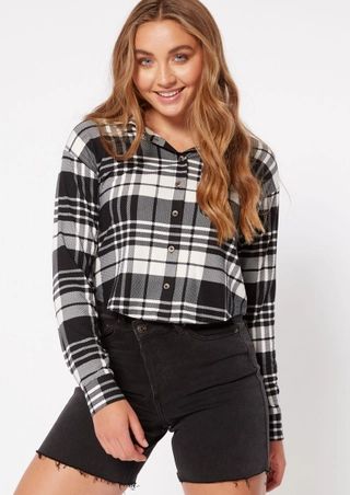 Black Plaid Button Down Cropped Long Sleeve Top | rue21