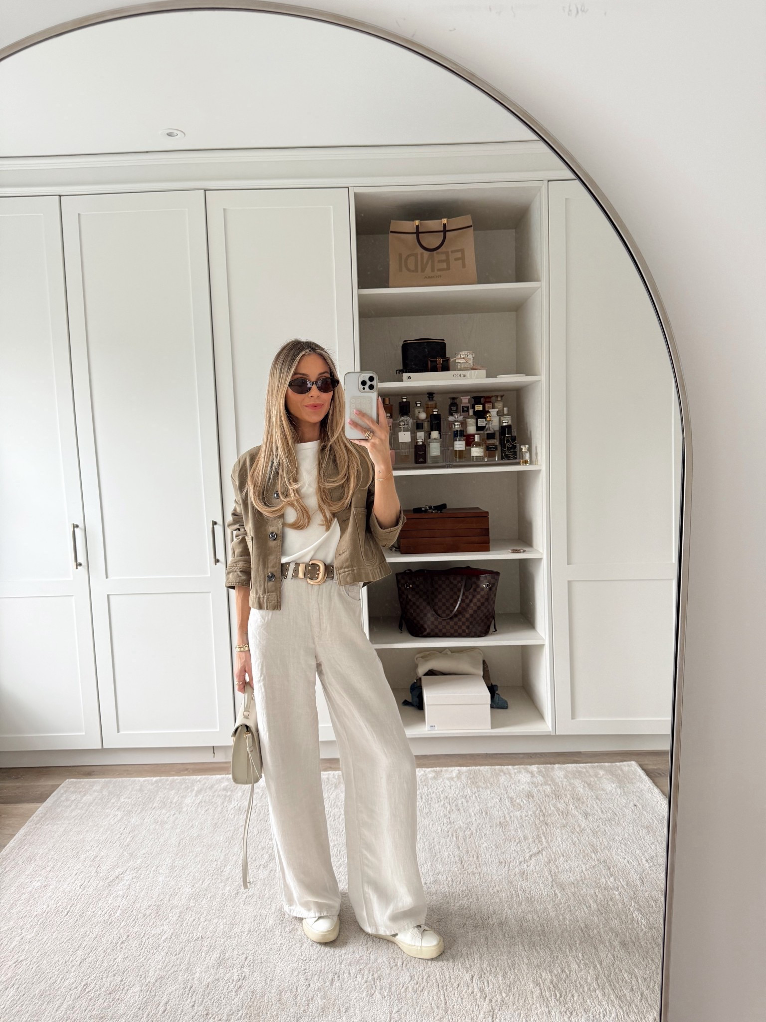 Love these cream trousers!

#LTKsummer #LTKeurope #LTKspring