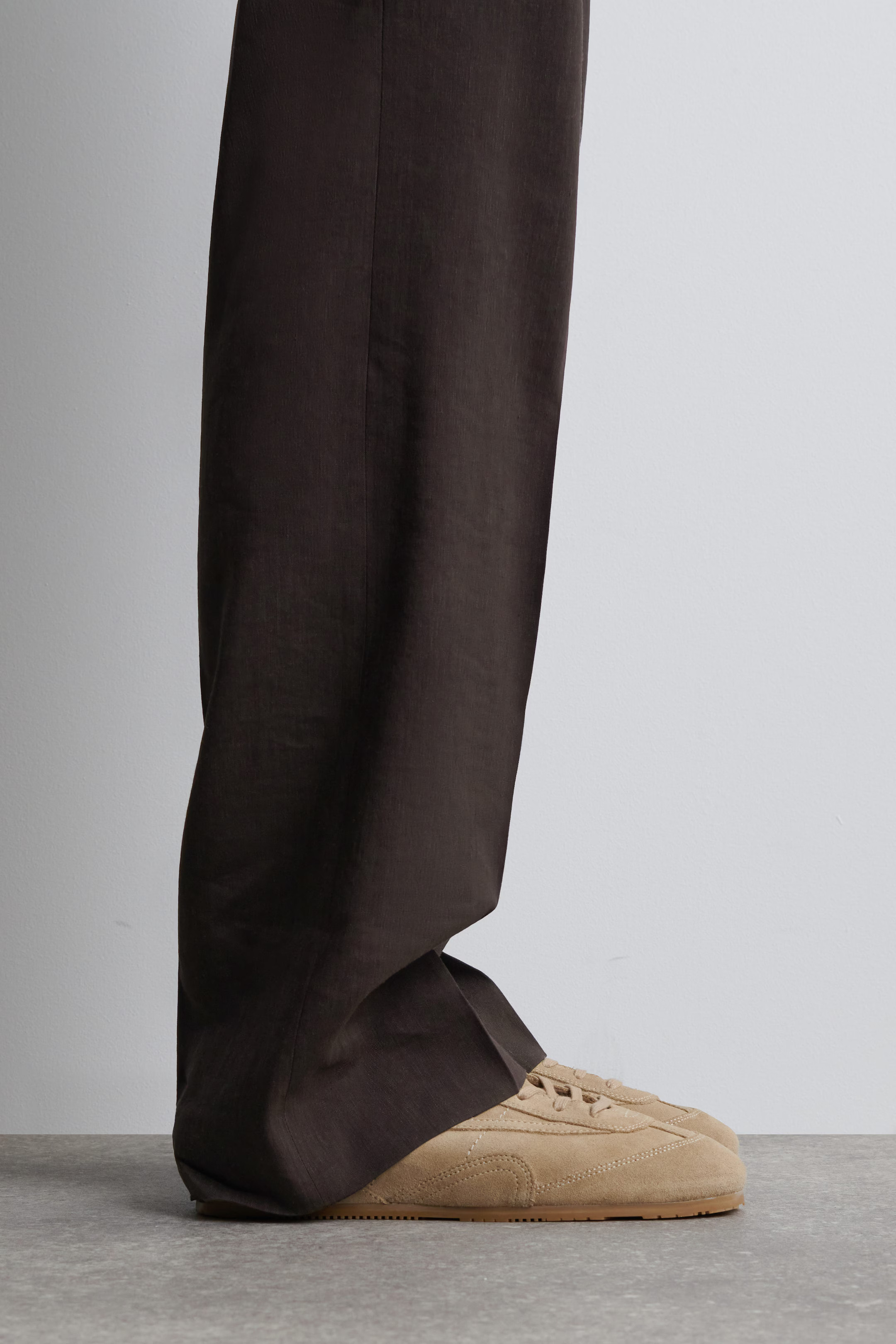 MINIMAL LEATHER SNEAKERS - CAPPUCCINO | COS AU | COS (AU)