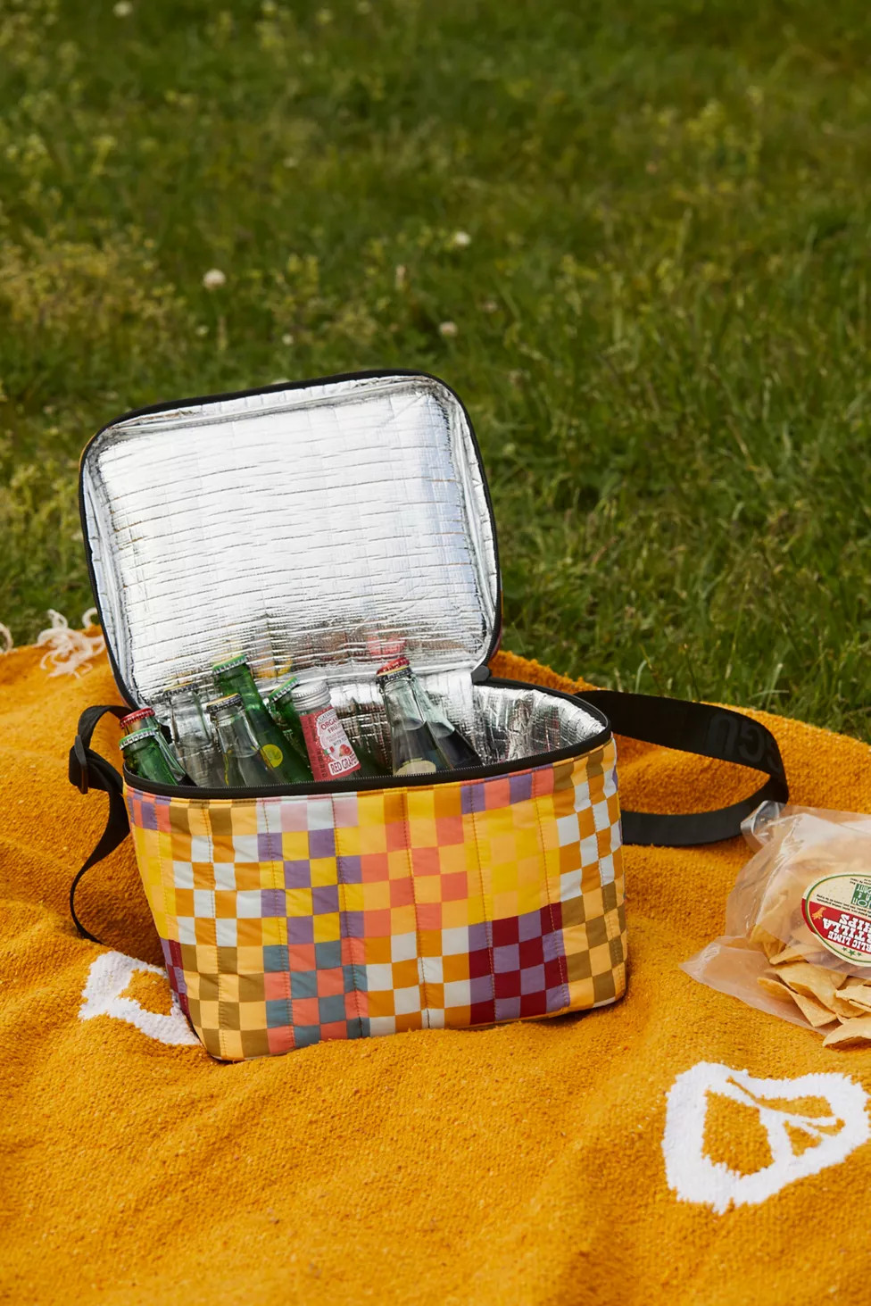 BAGGU Puffy Cooler Bag | Urban Outfitters (US and RoW)