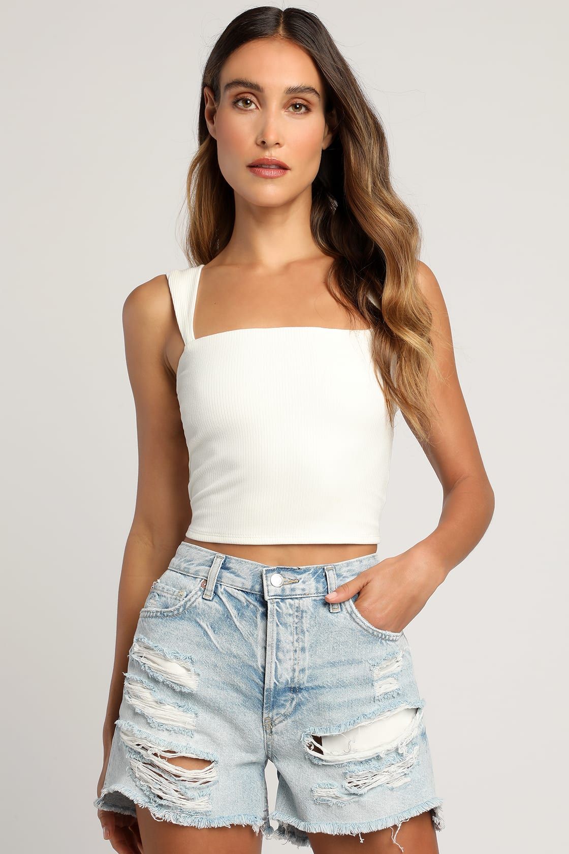 Maggie Mid-Rise Light Wash Distressed Shorts | Lulus (US)