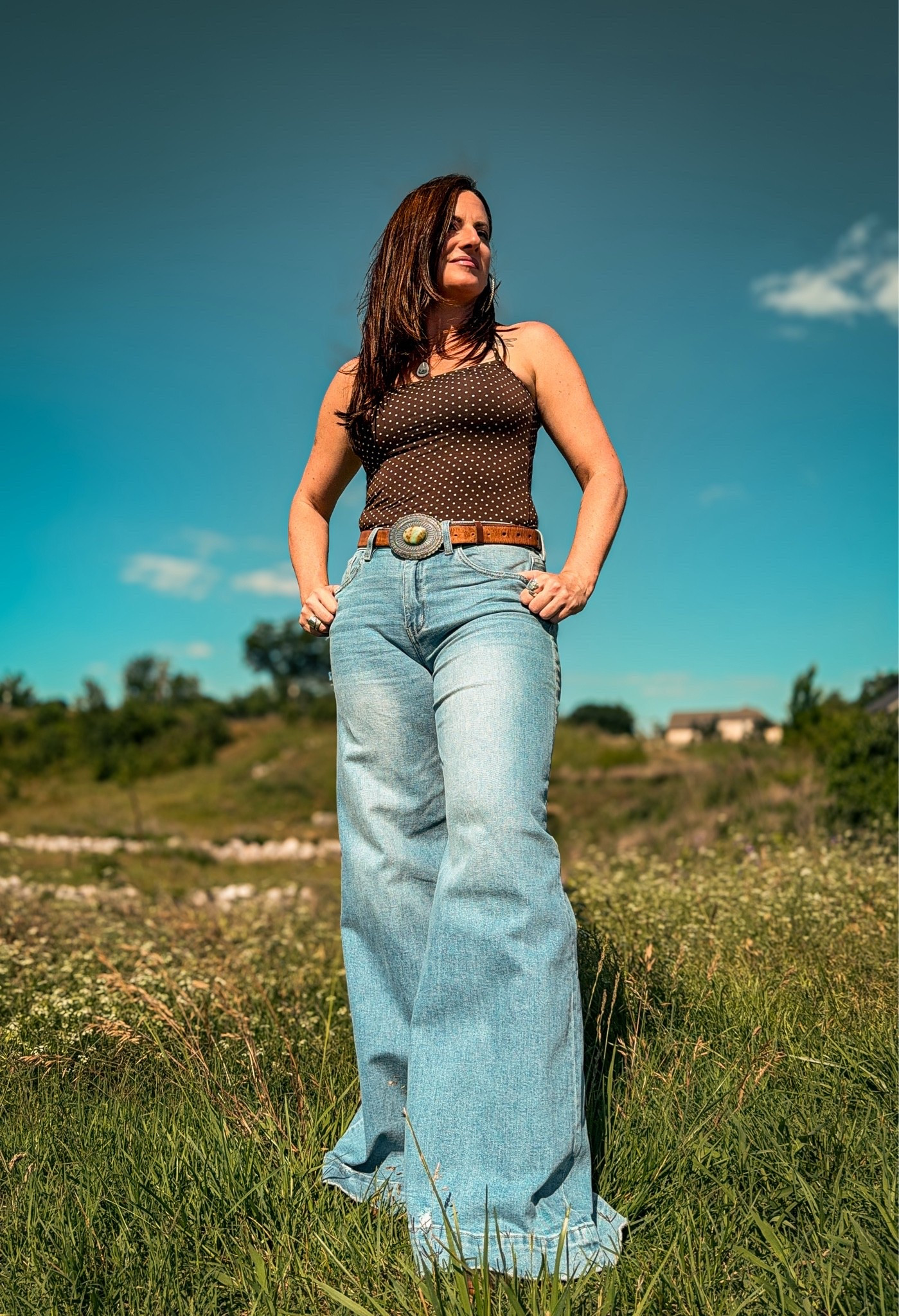 Not every road is paved, and not every outfit is made to blend in. 🤠✨

Wearing pieces that work as hard as I do:
🤎 Top: Klassy (use code TINAKLASSY1)
🤎 Belt buckle: Staghound Belts

If your brand lives somewhere between western, country, ranch, rodeo, and everyday style—we’d probably get along just fine. ✨ Let’s Collab 🤎

#WesternFashion #CountryStyle #CowgirlStyle #WesternWear #RanchStyle #CowgirlFashion #NashvilleStyle