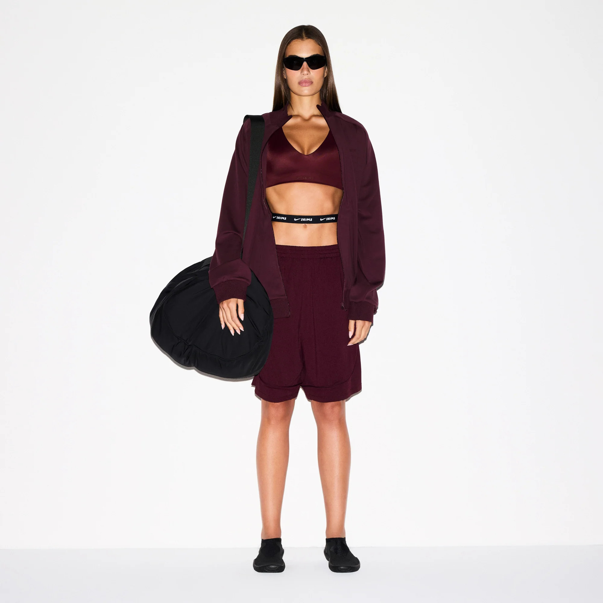 SKIMS Relaxed Short | Red | XL | NikeSKIMS Airy | SKIMS (US)