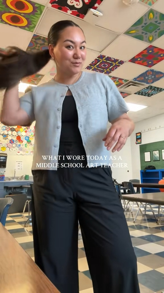 Casual chic work outfit 

Trousers // TTS, in size M 
Tank // TTS, super stretchy 
Cardigan // TTS, in size M 


Comfy casual//casual chic//women’s workwear//fall outfits 

#LTKSeasonal #LTKFindsUnder100 #LTKFindsUnder50