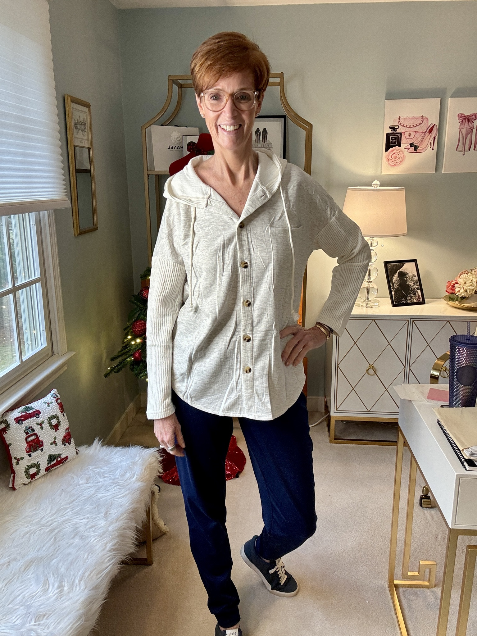 These are the sweatshirts I keep reaching for when I want easy, casual outfits that still feel put together. #ad #paidpartnership

From waffle knits to stand-neck styles, these are the kinds of pieces that work with real life — errands, travel days, school drop-offs, and everything in between.

✔ relaxed but not sloppy ✔ soft, wearable fabrics ✔ perfect with jeans, leggings, or joggers ✔ easy layering staples

I’m sharing four styles I tried on all from Shewin on Amazon and all linked in my LTK shop.

https://liketk.it/5HipC

👉 Which one would you wear most — grey, mauve, or burgundy? Tell me below, and don’t forget to save this so you have it when you’re getting dressed on busy mornings.

 @shewin.official

#womensfallfashion2025 #sweatshirtforwomen #falloutfitsforwomen2025 #shewin


#LTKOver40 #LTKFindsUnder50 #LTKTall