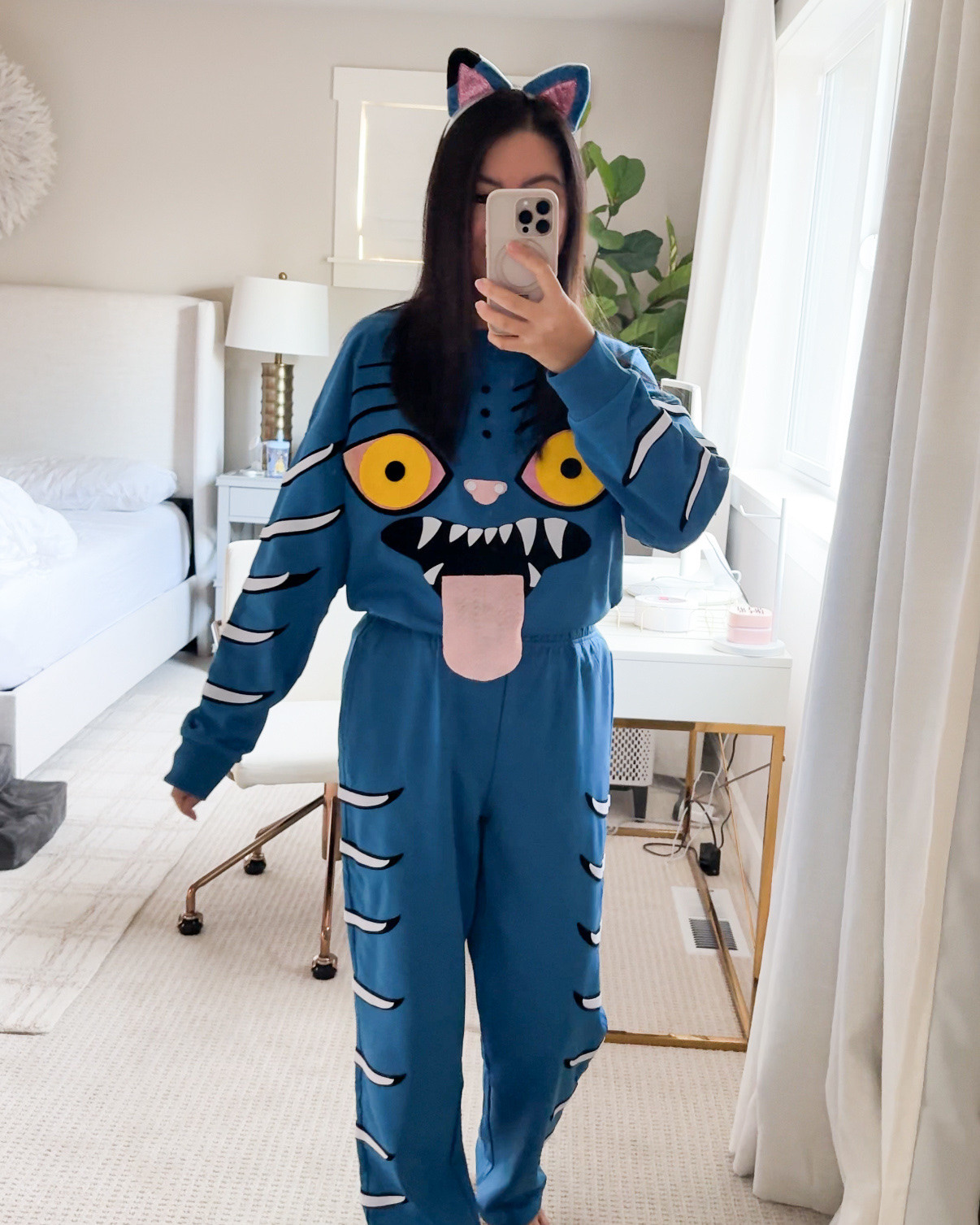 Amazon Prime Big Deal - CUTE SWEATSUIT SET! If anyone wants to DIY their Derpy costume this year, this exact sweatsuit set is 29% off! Lots of others colors and I would even just buy to wear it normally!