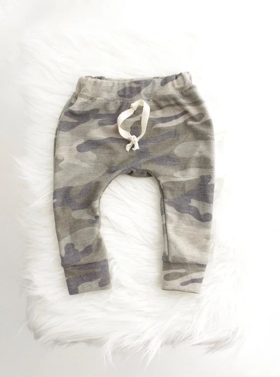 Weathered camo and grey jogger baby leggings | baby leggings | baby joggers | heather baby leggin... | Etsy (US)