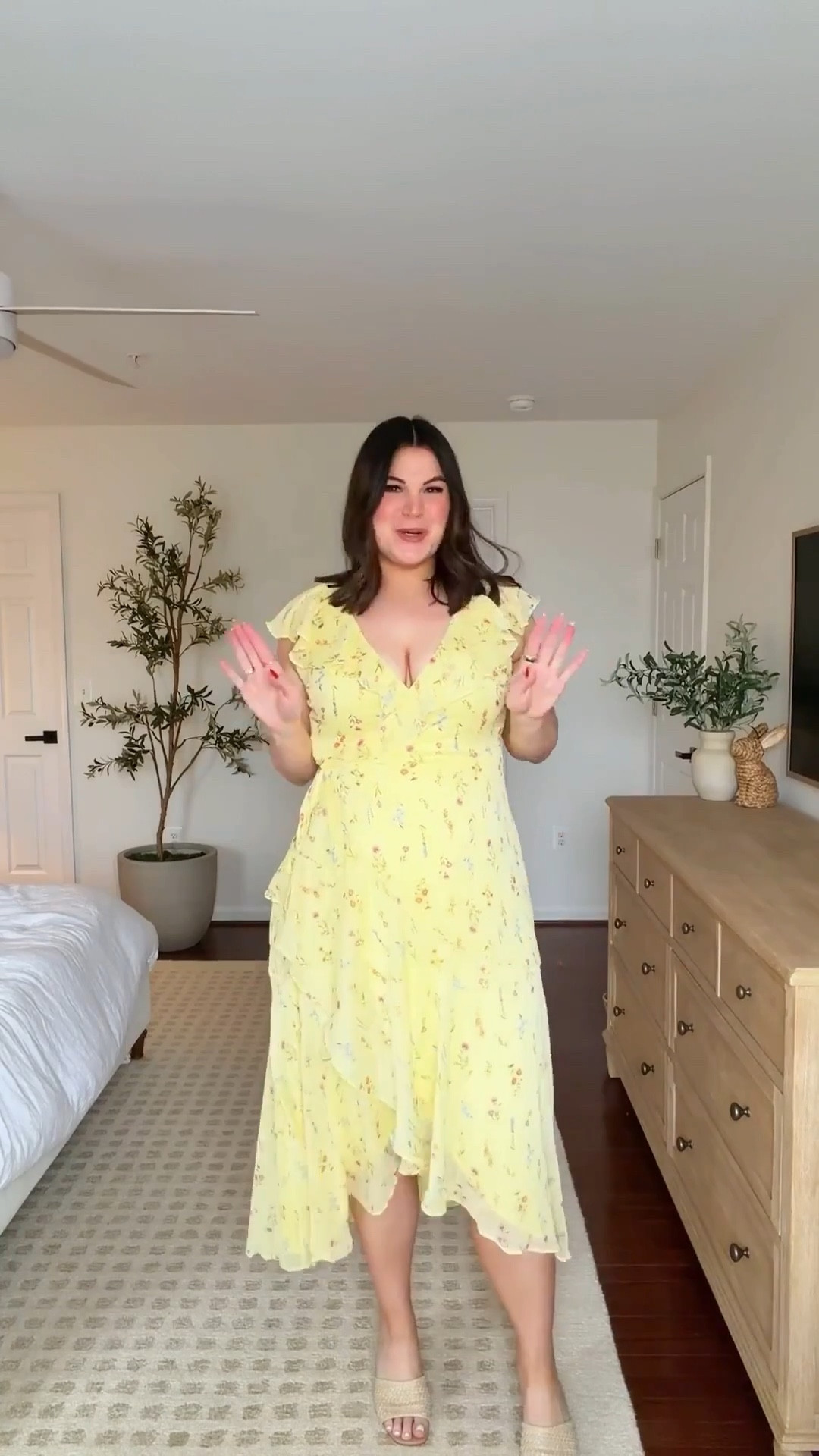 @kohls  midsize Spring Outfits!

I’ve had my eye on that denim dress since it dropped online + I have to tell you.. it’s literally perfect! Between the fit, the material, the fact that you can wear it on or off the shoulder… yesss please! 

Sizes :
denim dress - size large
yellow dress - size large
brown tank top - XL
maxi skirt - large (should have done a size xl) 
jeans - size 12
white jacket - XL
white cardigan - large

#kohlspartner #kohlsfinds 




#LTKMothersDay #LTKMidsize #LTKSeasonal