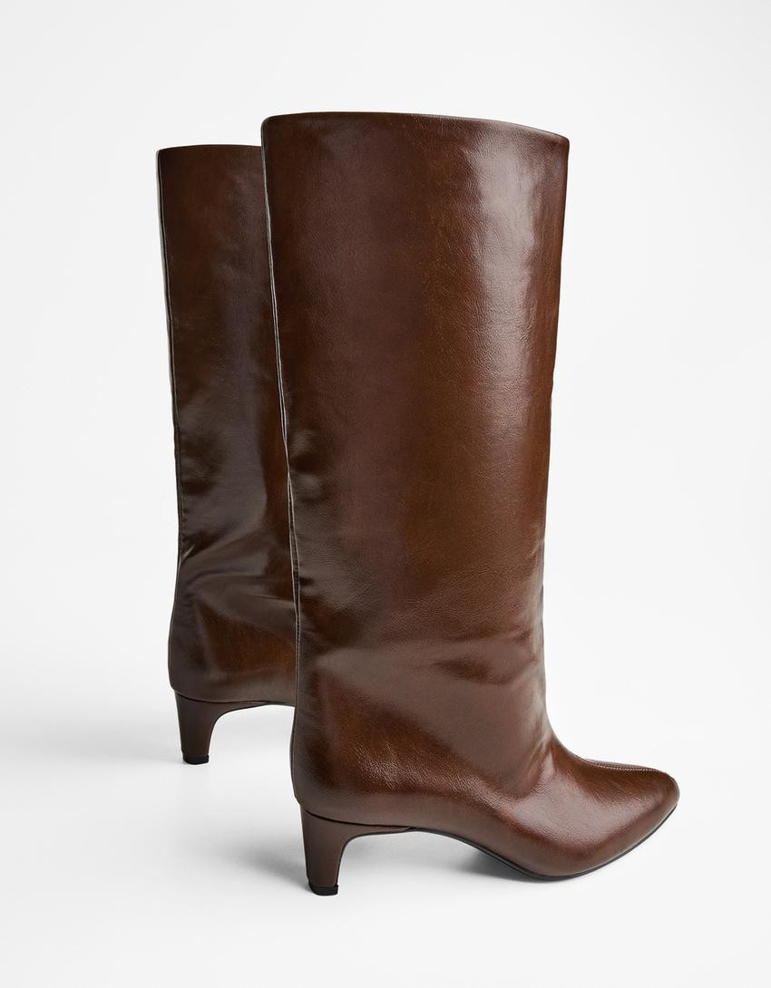 Absatzstiefel mit weitem Schaft - Schuhe - Damen | Bershka DE