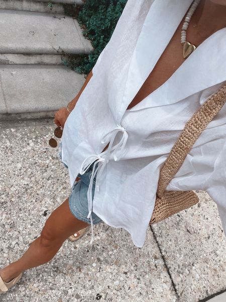 An easy summer outfit featuring this trendy white blouse. #summeroutfit #outfitidea #ootd