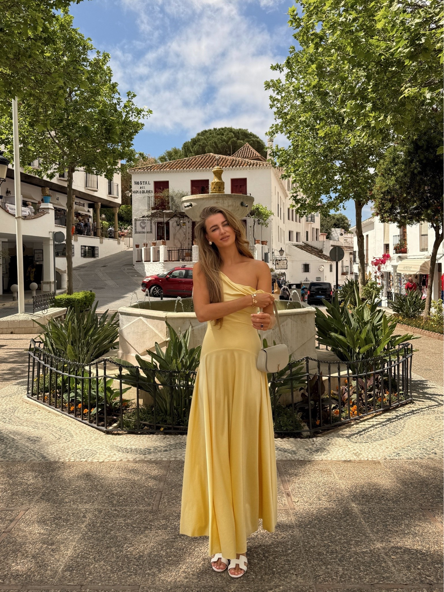 Butter yellow

#LTKnederlands #LTKeurope #LTKsummer