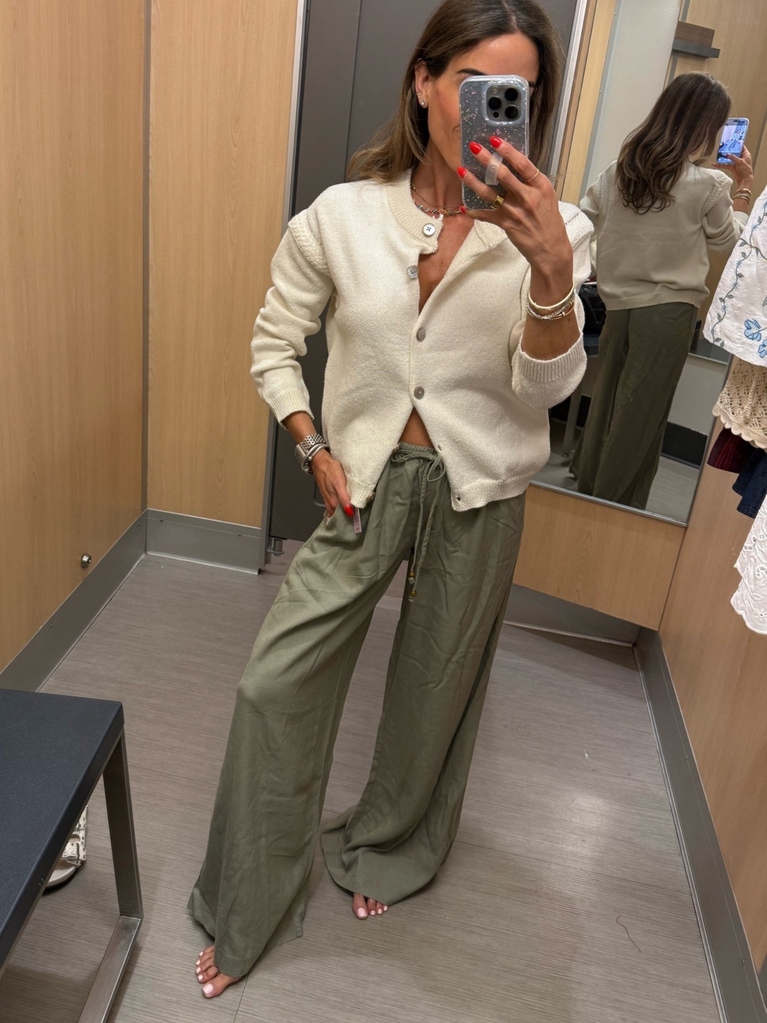 A casual fall outfit that’s affordable! Wearing this cream cardigan with these olive wide leg pants in size xxs

#LTKPetite #LTKootd #LTKSeasonal