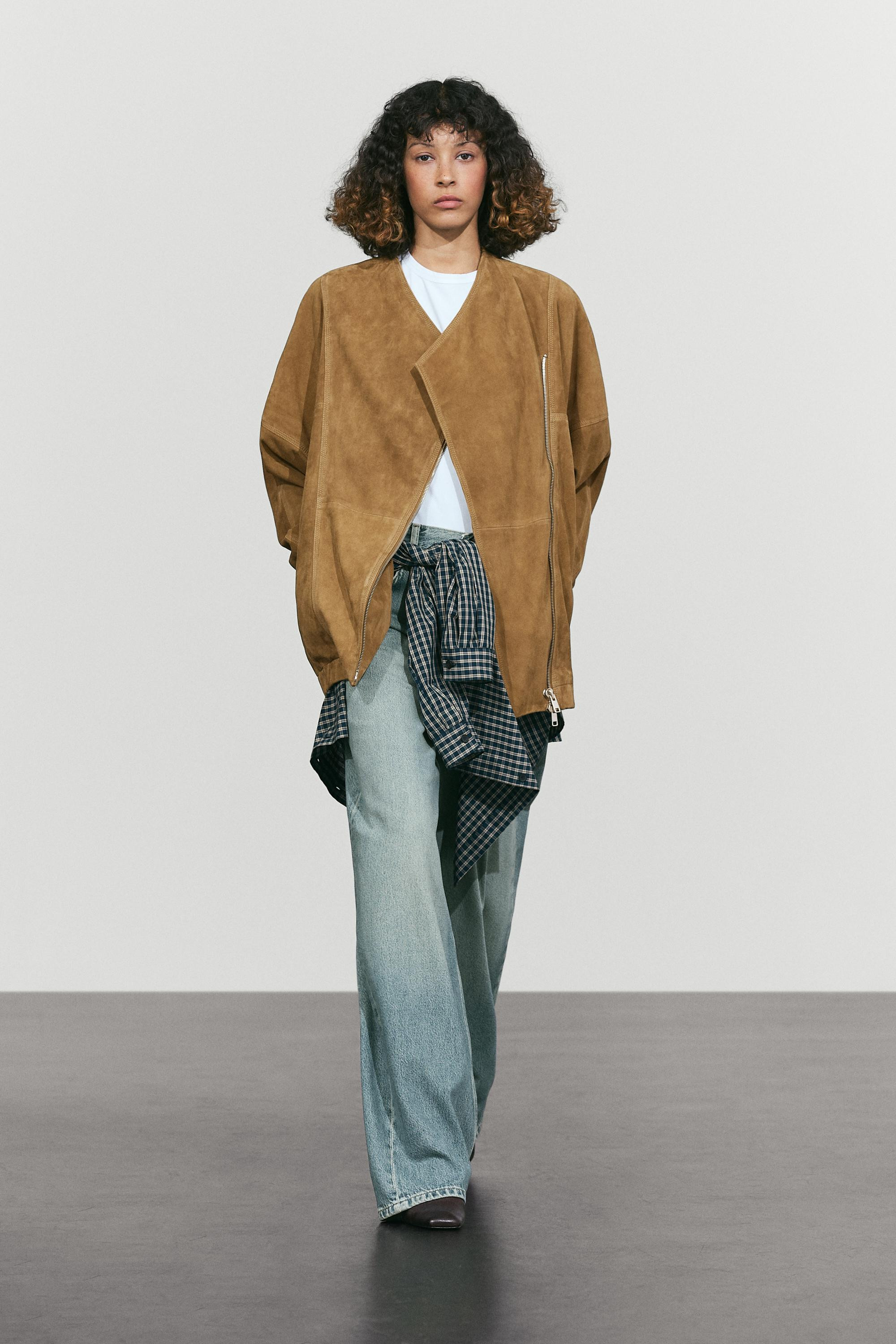 Asymmetrical suede leather zip-up jacket | Massimo Dutti UK