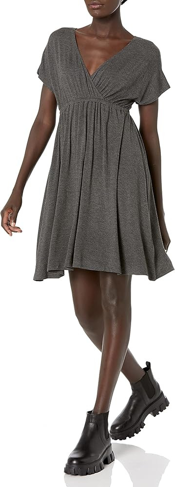 Amazon Essentials Women's Surplice Dress | Amazon (US)