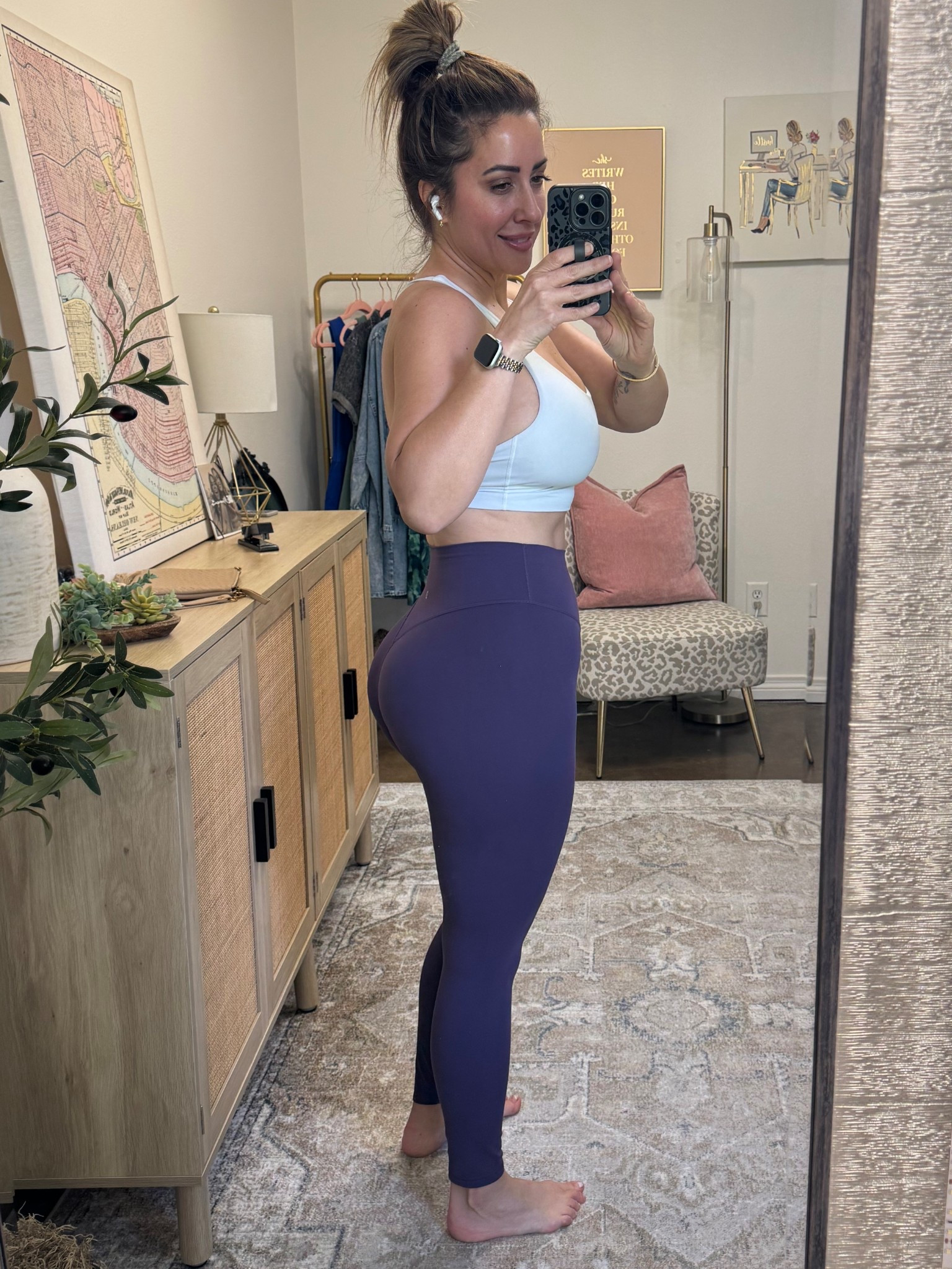 Booty lifting, no front seam leggings 

#LTKActive #LTKmomlife #LTKfitnessgoals