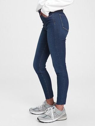 The Everyday High Rise Jegging With Washwell™ | Gap (US)