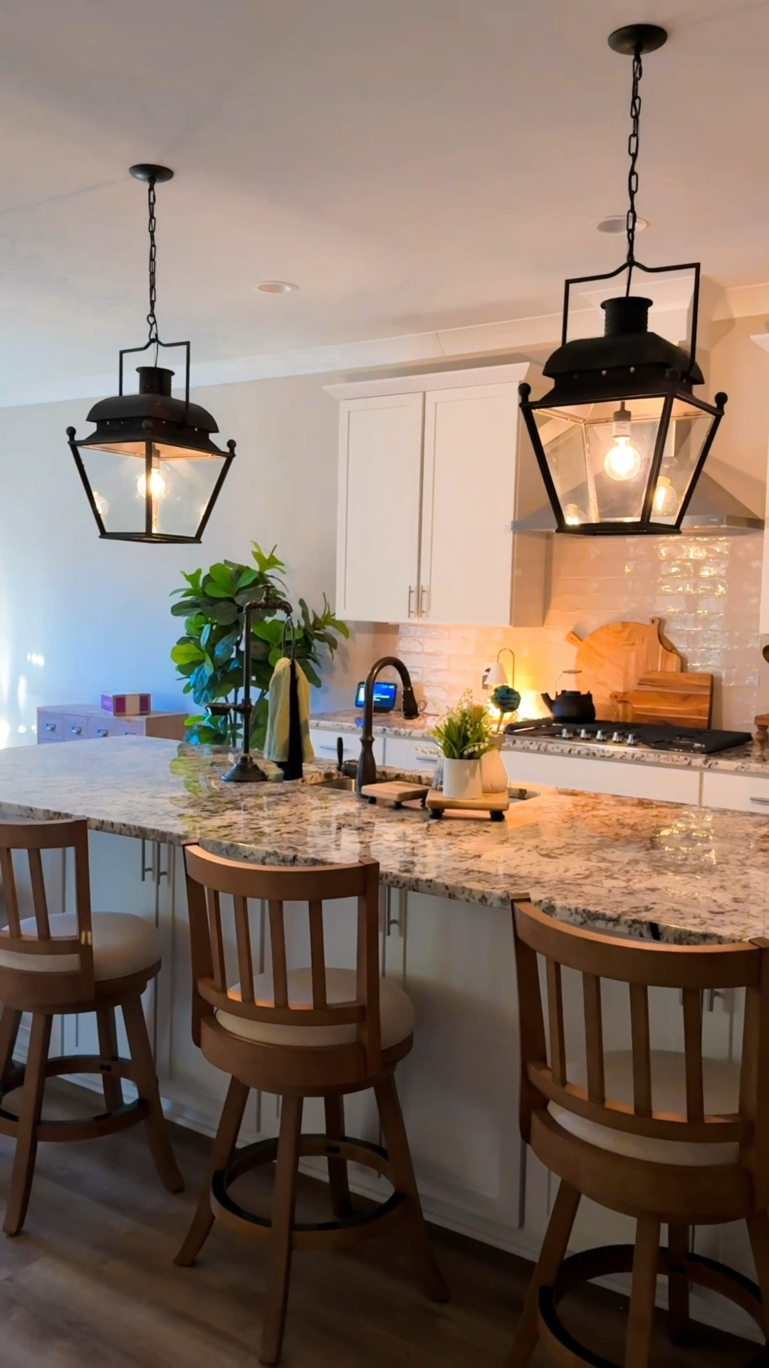 We are bringing back the cozy cottage into our new home! It's amazing what lighting alone can do!😍

#LTKvlog #LTKHome