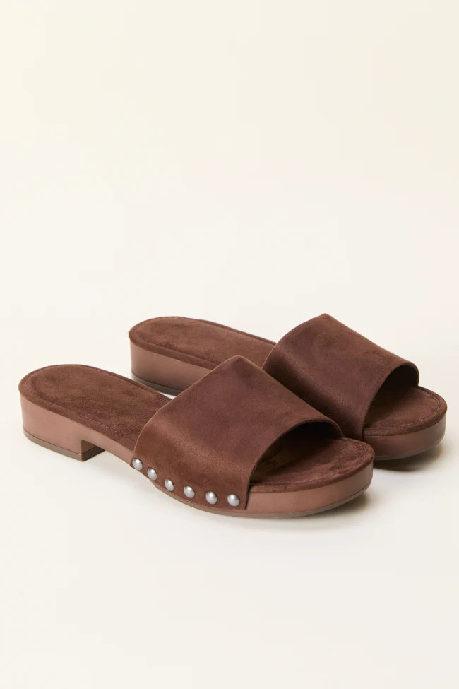 Xonia Brown Clogs | Pink Lily