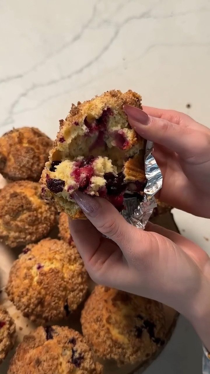 Blueberry 🫐 Streusel ✨ Muffins 🤤

#LTKSeasonal #LTKWatchNow