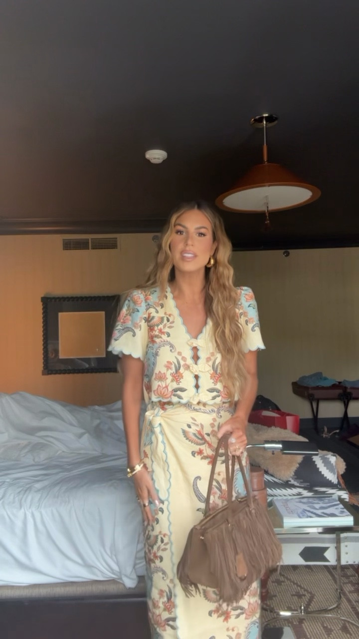 aspen day 2 ootd! Obsessed with this set 💛 wearing a small in both 