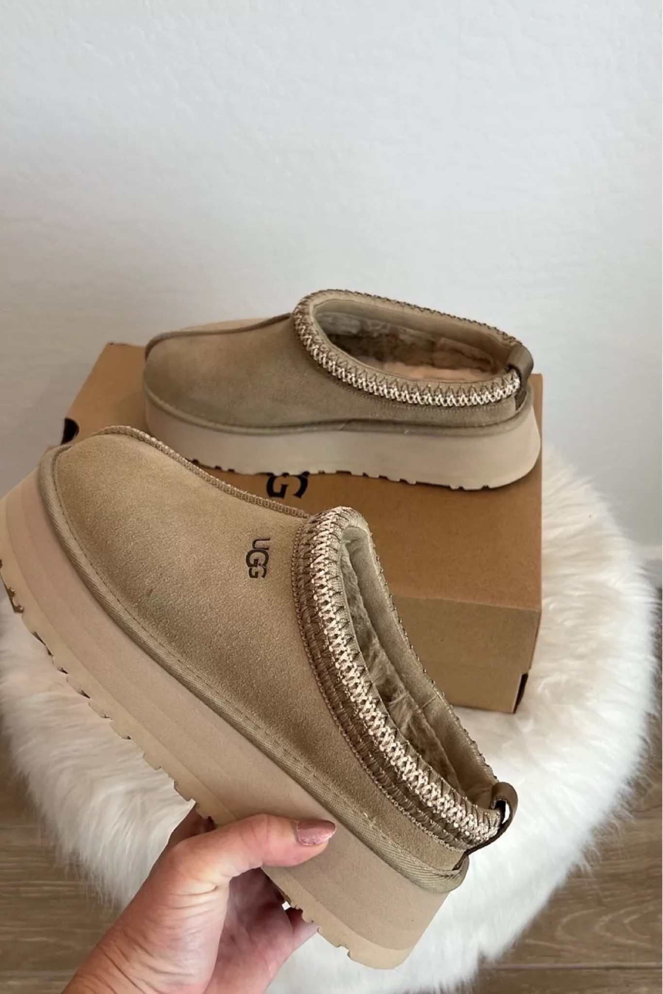 My UGG Tazz slippers are stocked in a handful of sizes. They sell so quickly. Runs true to size.

Women’s Slipper
UGG
Fall Shoe

#LTKSeasonal #LTKStyleTip #LTKShoeCrush