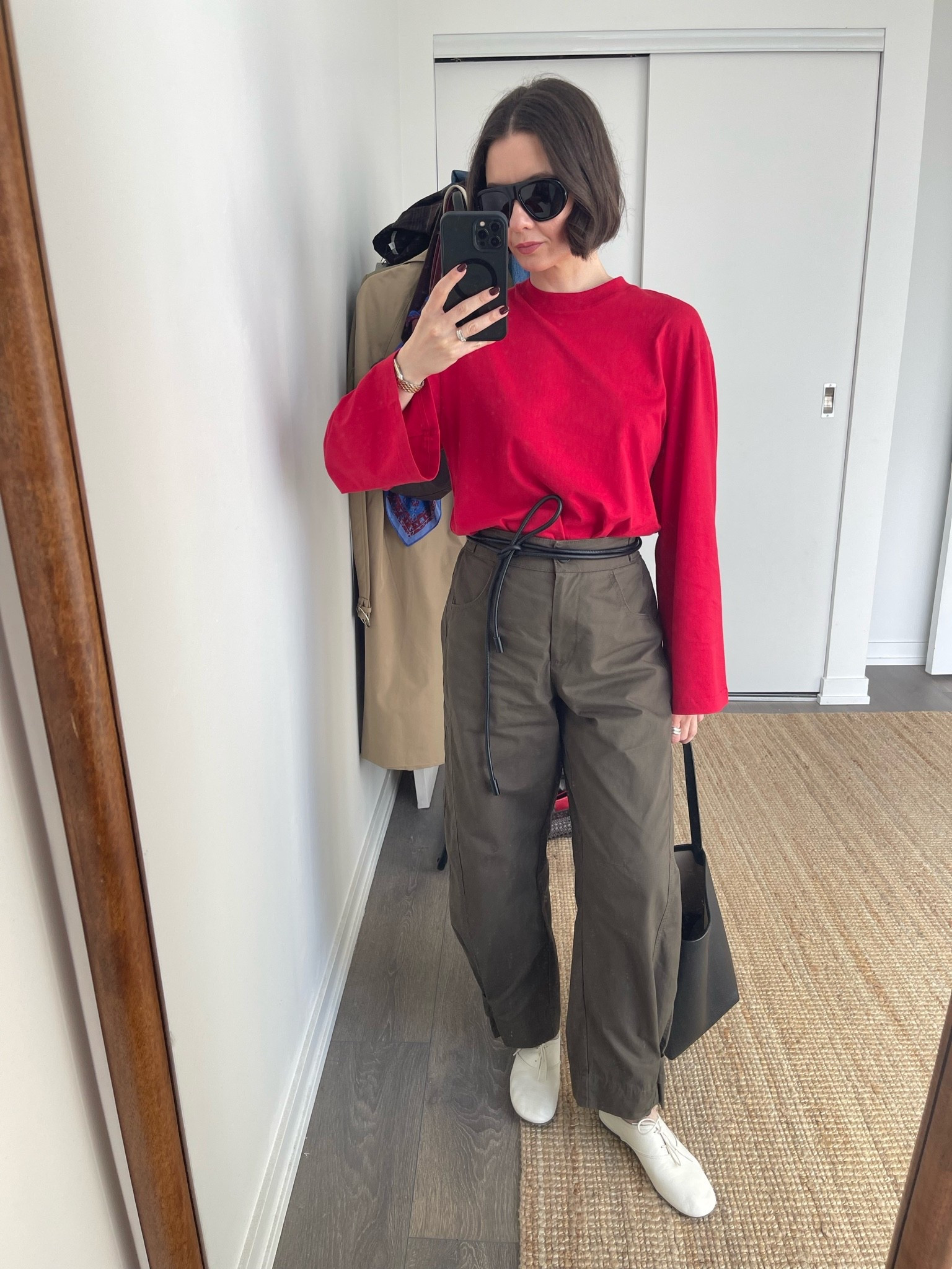Love this red tee with exaggerated sleeves! Wearing an XS

#LTKfall #LTKcanada