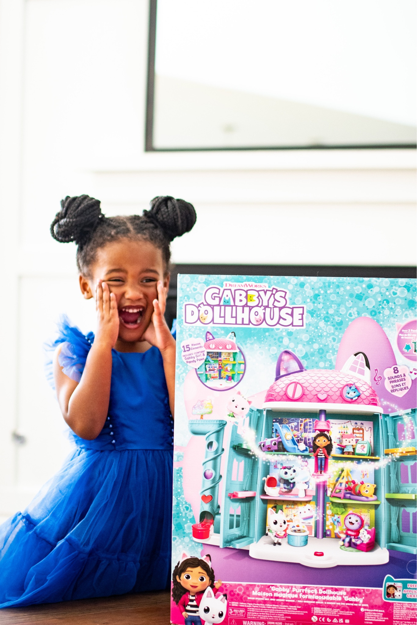 
Looking for the purrfect gift for a sweet little girl 3 or older? Win smiles and endless hugs with this gift idea! #ad #targetpartner Gabby's Dollhouse is the cutest dollhouse set up. Over 2 feet tall with 4 floors and 7 different rooms to explore. Great for encouraging pretend play and SO easy to set up, even I could manage that part :) Linking this gift and more gift ideas on my stories! @target @targetstyle #target #targettoptoys #holidaykidscatalog