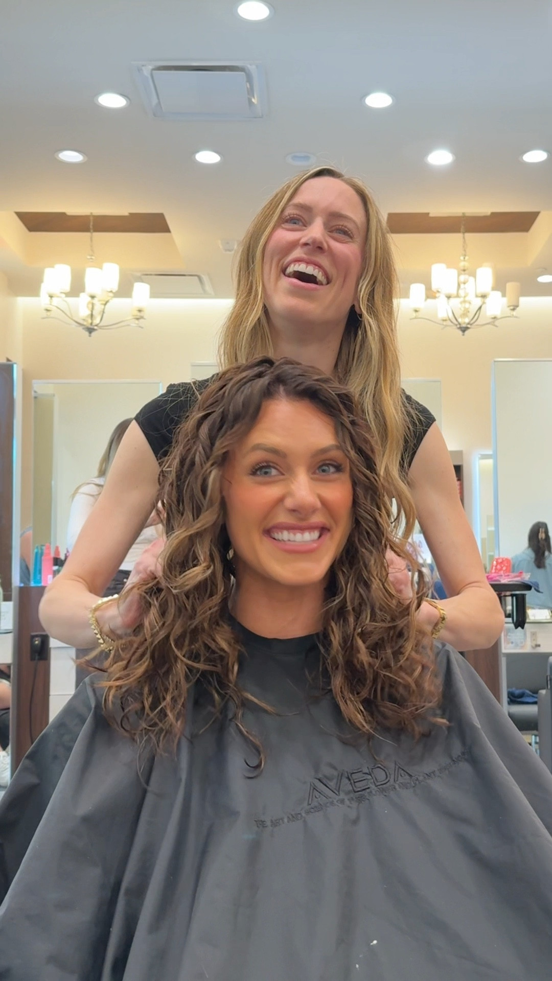 Styling naturally curly hair - from the professionals 🙌🏼

#LTKGiftGuide #LTKBeauty #LTKStyleTip