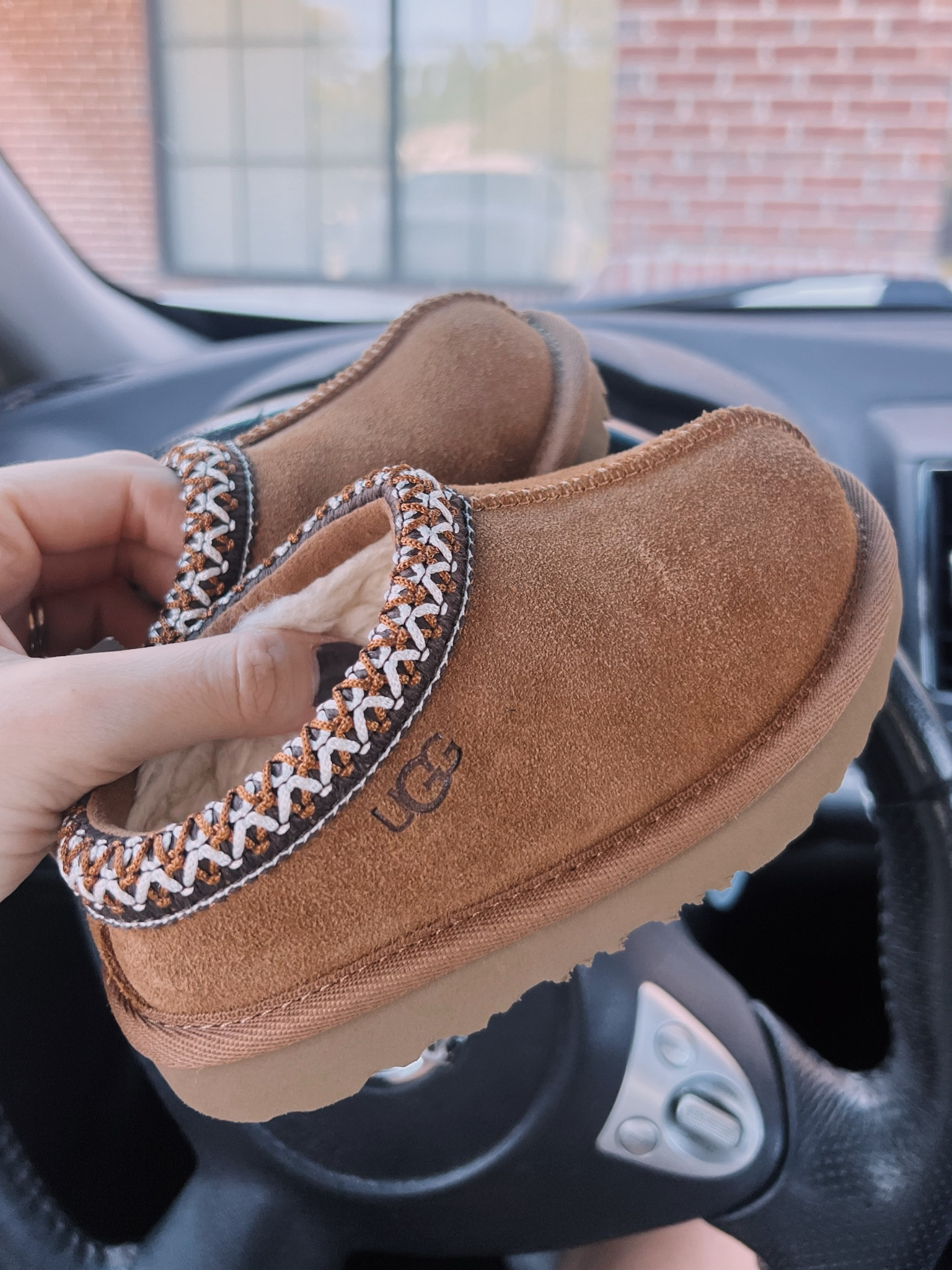 obsessed with these baby uggs 🥹

#LTKBaby #LTKKids #LTKSeasonal