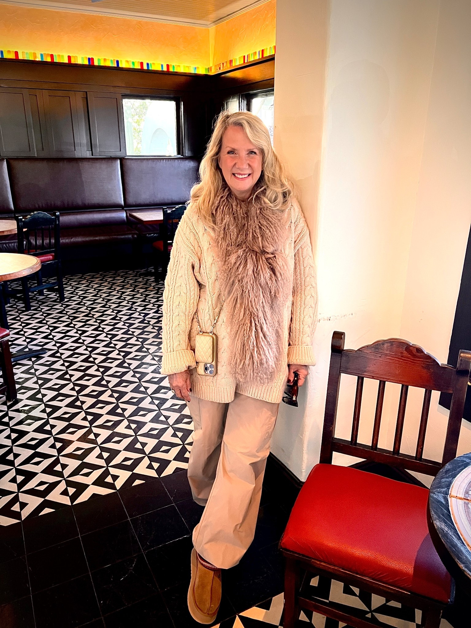 Lunch with my girls! 
Happy Thanksgiving y’all! 

#lunchlook #cozystyle #momlife
#over60style #winterlook