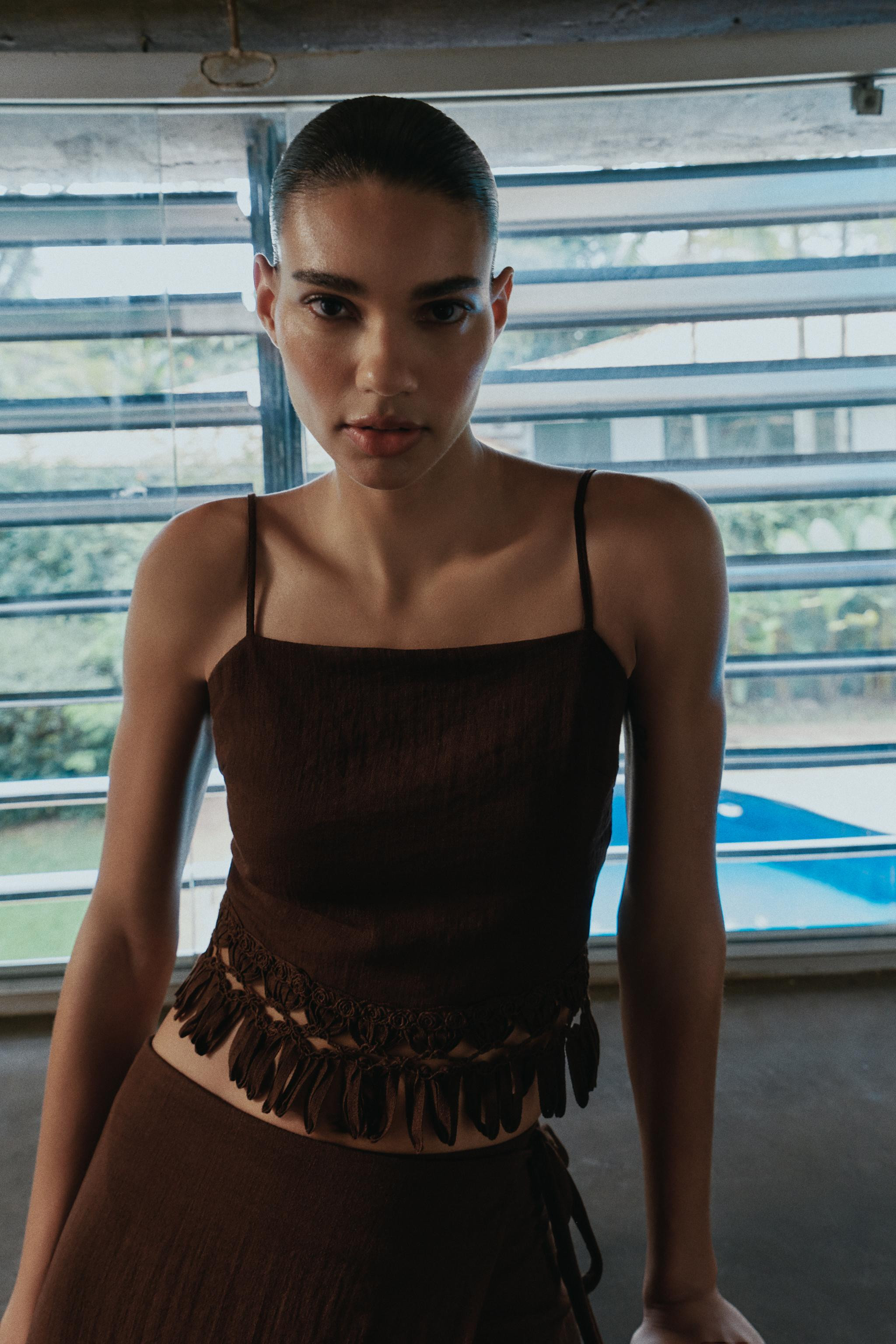 TOP CORTO CON FRANGE | Zara IT