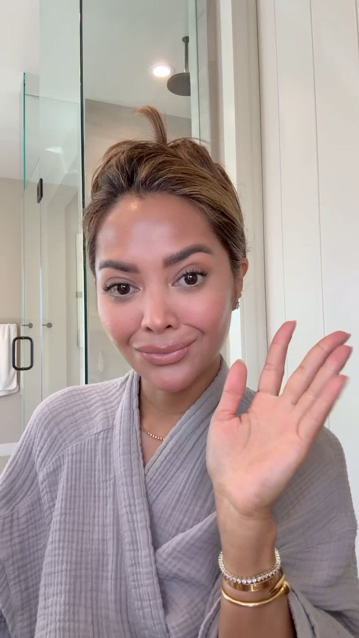 GRWM

#LTKBeauty #LTKmorningroutine #LTKgrwm