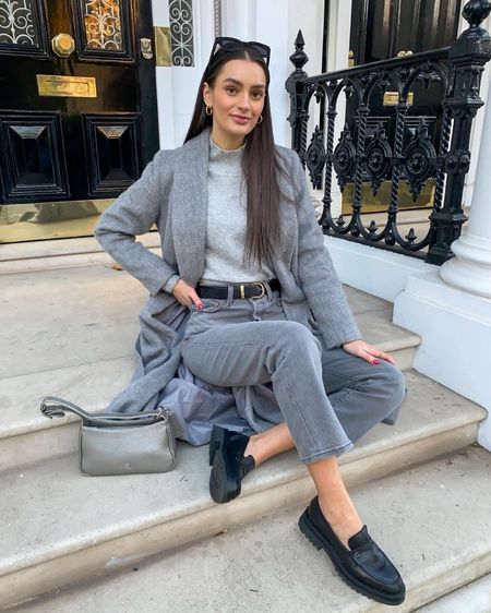 Grey tonal outfit idea 🩶
Longline coat, mock neck sweater, levi’s ribcage jeans, chunky loafers, black belt

#LTKeurope #LTKstyletip