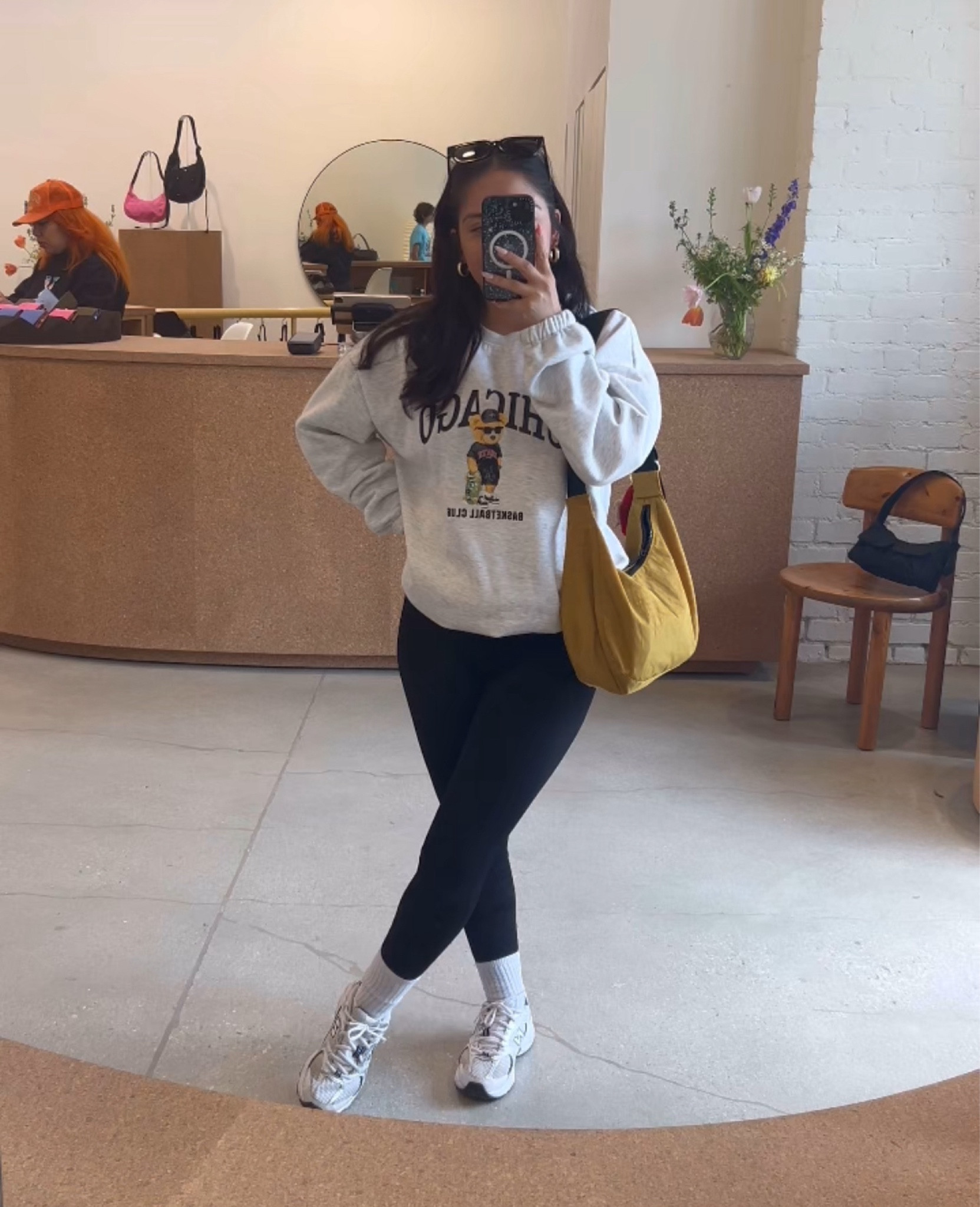 BAGGU Medium crescent in camel 