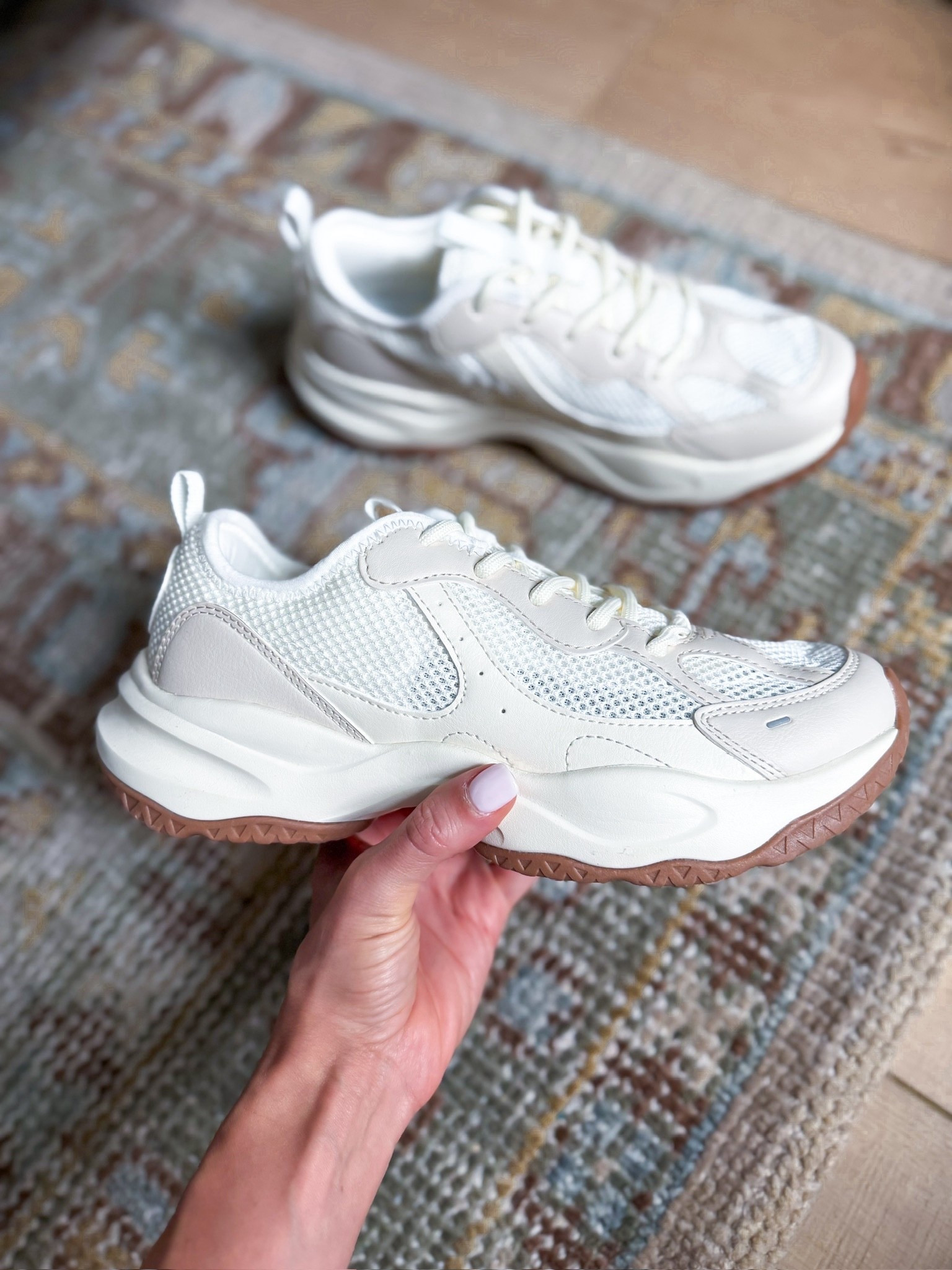 New white athletic sneakers from Target! Perfect for travel + Disney + everyday! These remind me of my NB. 🤭 TTS for me. 


#LTKShoeCrush #LTKTravel #LTKPetite