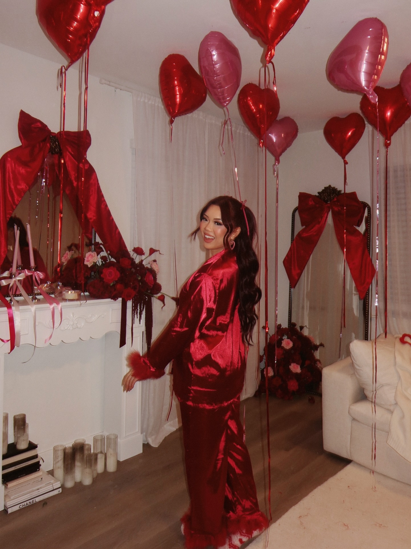The perfect way to start February 💗 Galentines Night at home 🥰

Hairstyling @liezelstyles 
Hair color @hairbaddiess 
Cake @adorned.cakes 
Candles @leblanccandles 
Makeup @shadesbyshan 

#galentines #galentine #galentinesday #valentines #valentinesday❤️