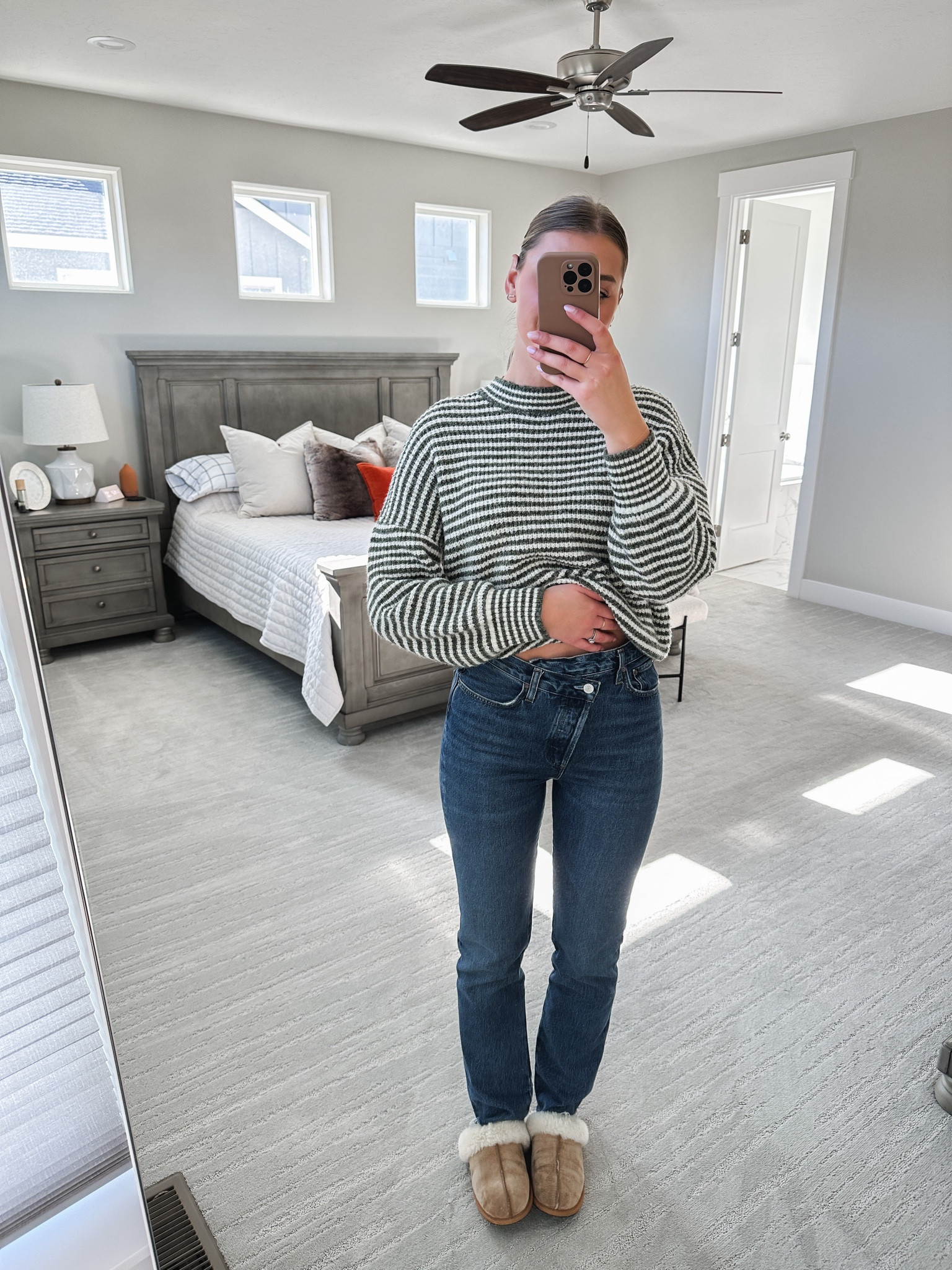 Criss cross jeans are 25% off, Agolde, Shopbop, Black Friday sale

#LTKCyberweek #LTKsalealert